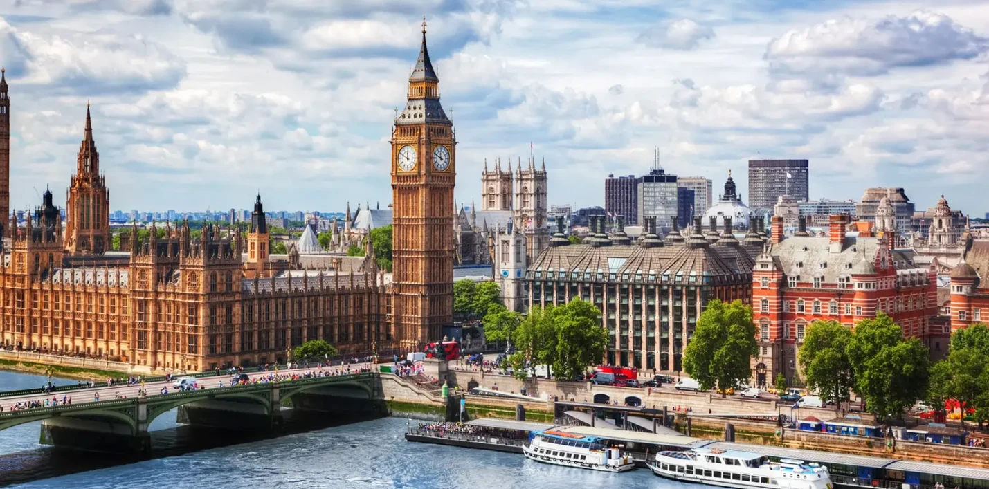 Londres desde el Támesis, con el Big Ben y el Parlamento